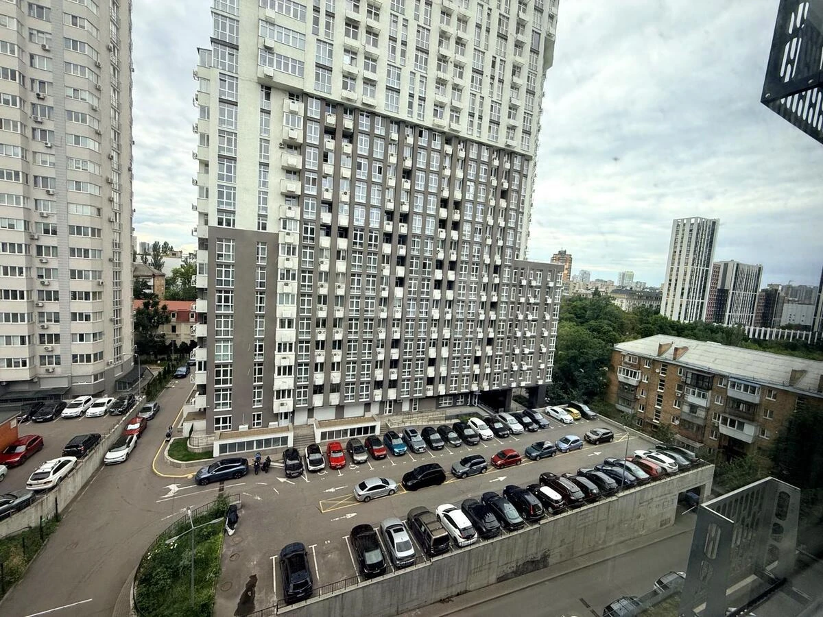 1k apartment vul. Rostyslavska 5А6885114