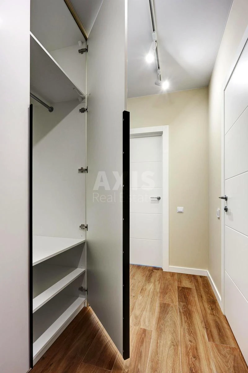 2k apartment vul. Sverstjuka Jevgena 6Д672758