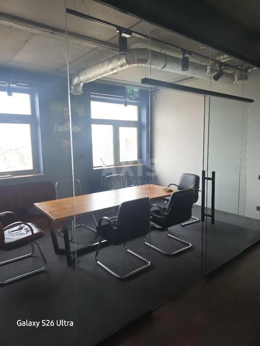 Office vul. Velyka Vasyl'kivs'ka 72, 182m2719490