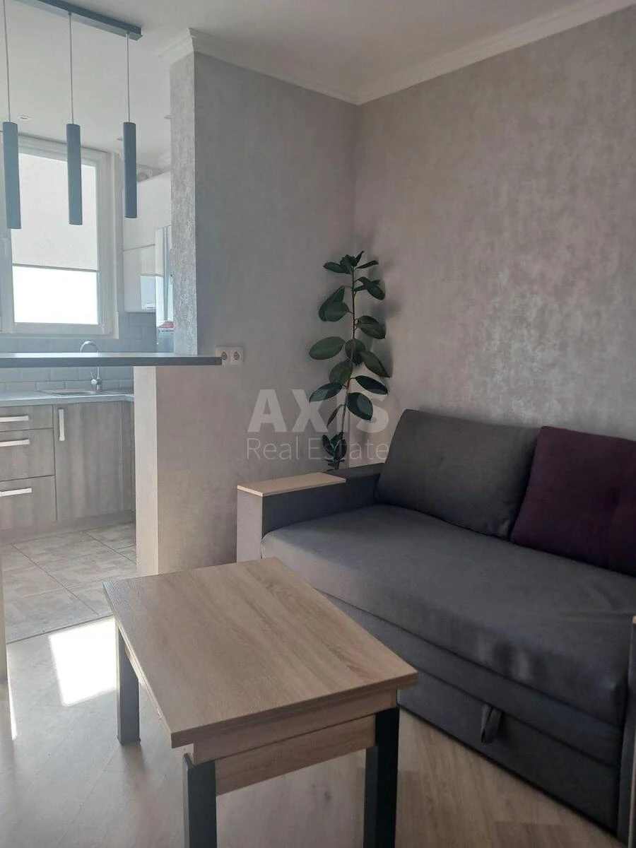 1к квартира ул. Рональда Рейгана 40707772
