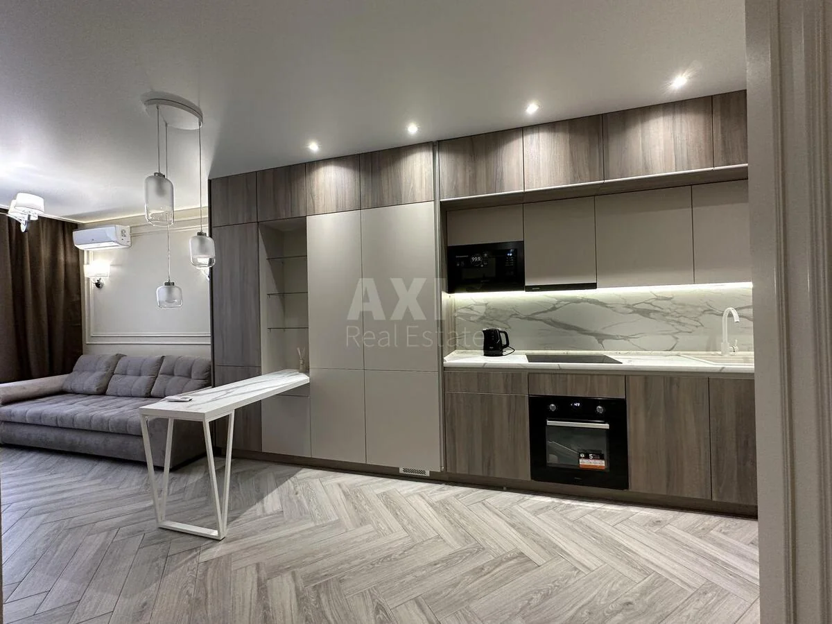 3k apartment nab. Dniprovs'ka 18А