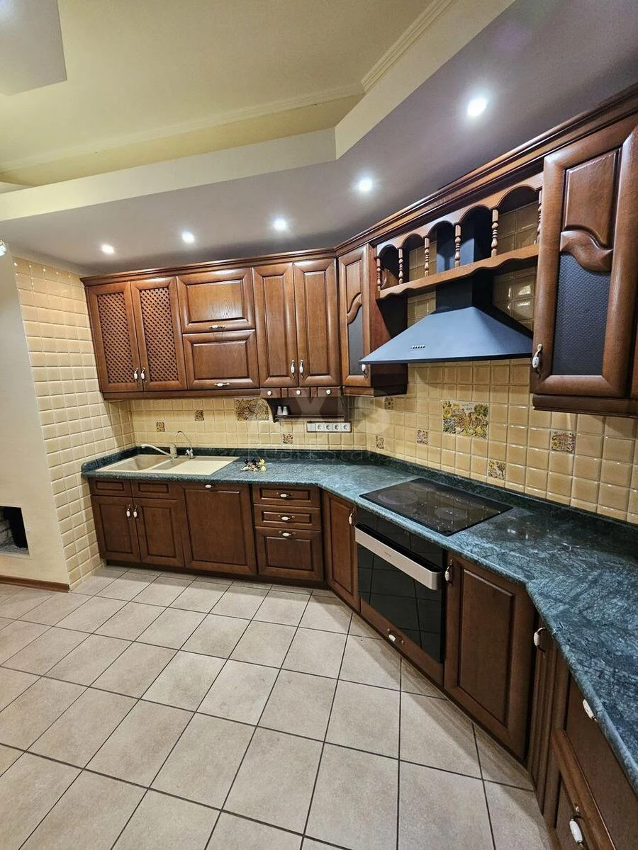 Office vul. Velyka Vasyl'kivs'ka 72, 194m262552