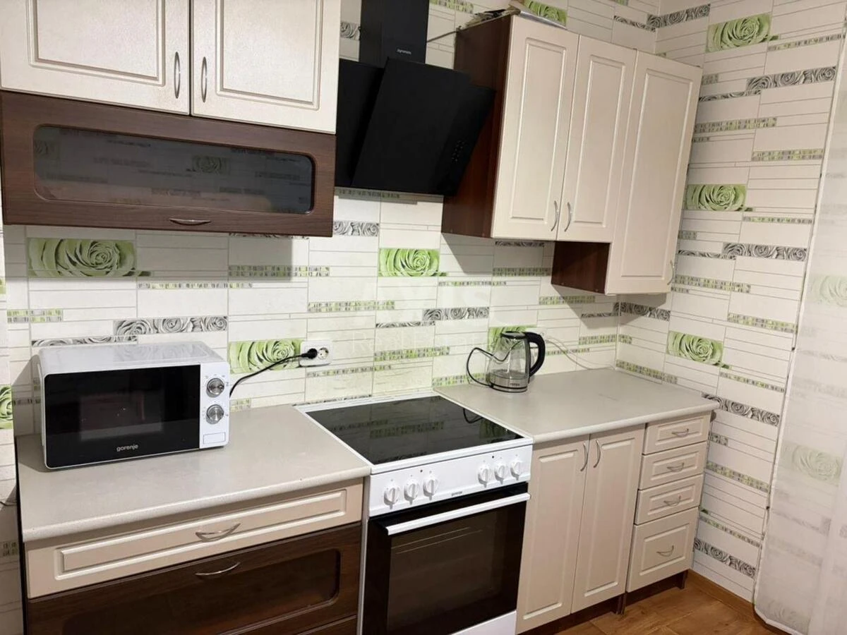 1k apartment prov. Jasynuvats'kyj 1164824