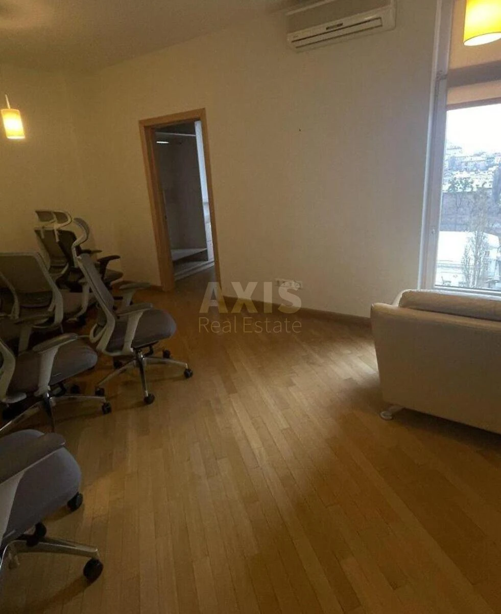 Office bul. Shevchenka Tarasa 11А, 216m2653681