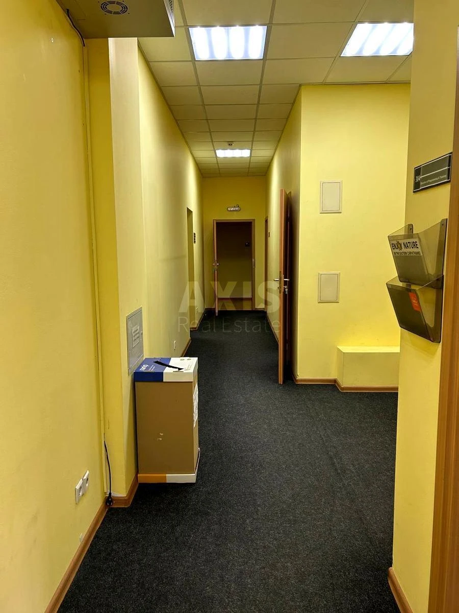 Office vul. Saksagans'kogo 111А, 696m2661917