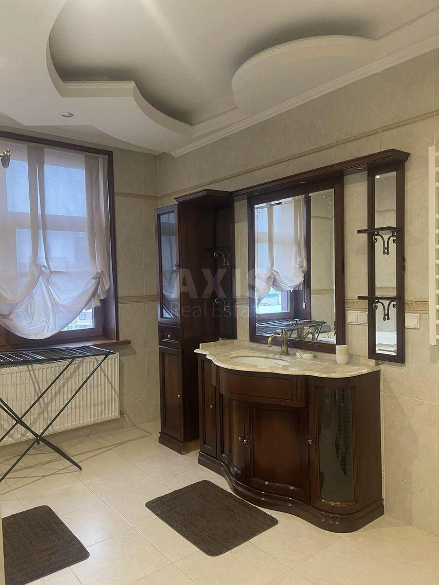 4k apartment vul. Jevgena Konoval'cja 32Б6253210