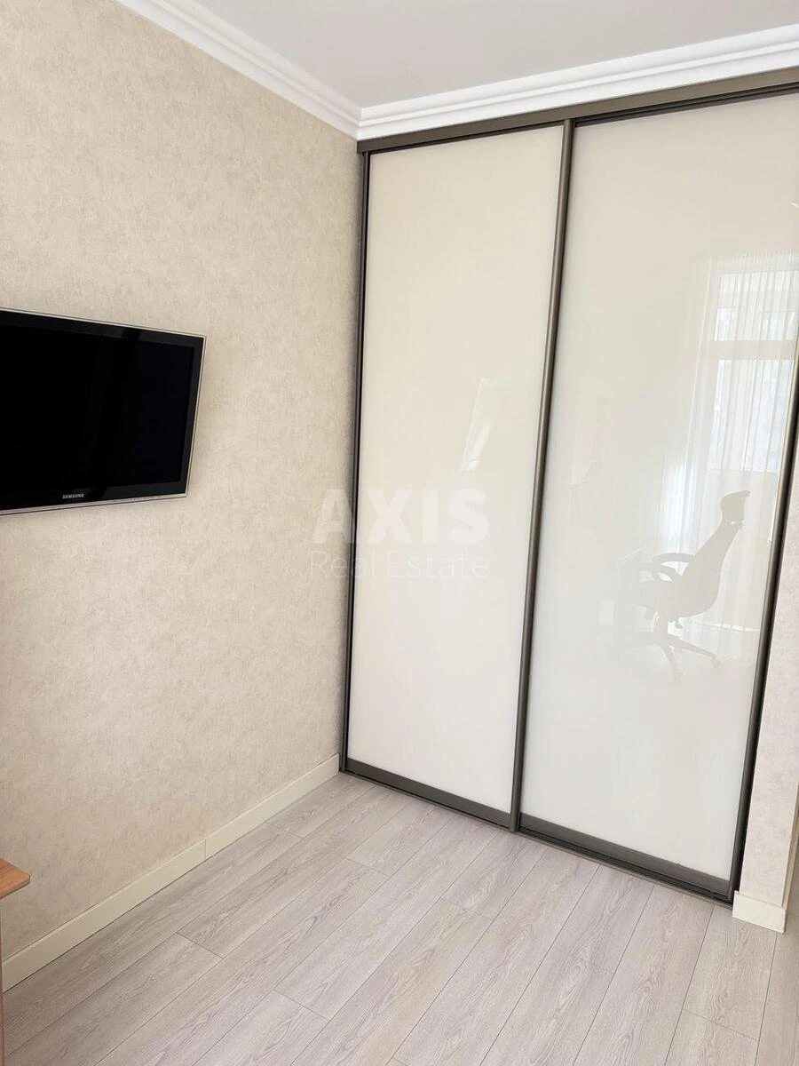 3k apartment vul. Kahovs'ka 606670612