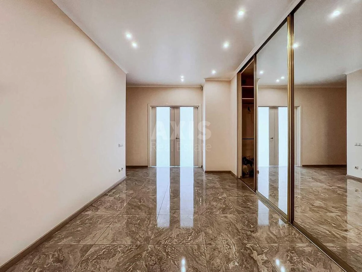 4k apartment uzv. Klovs'kyj 7А7116120