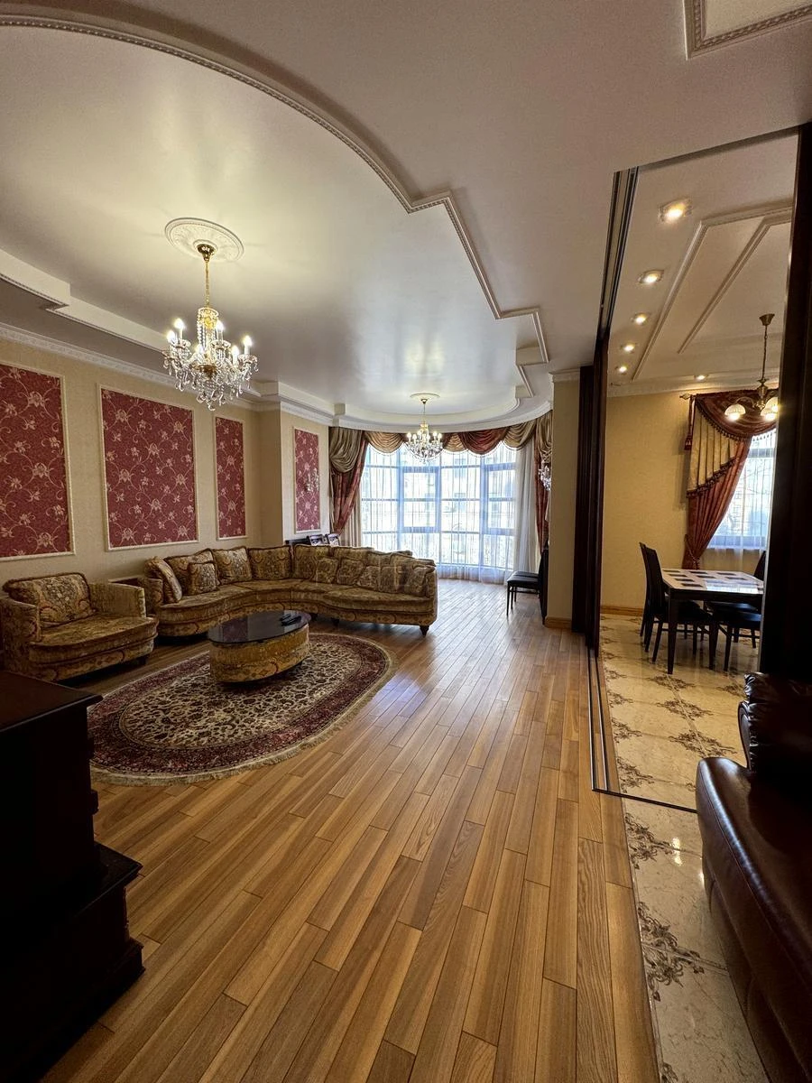 3к квартира ул. Крещатик 27Б687124