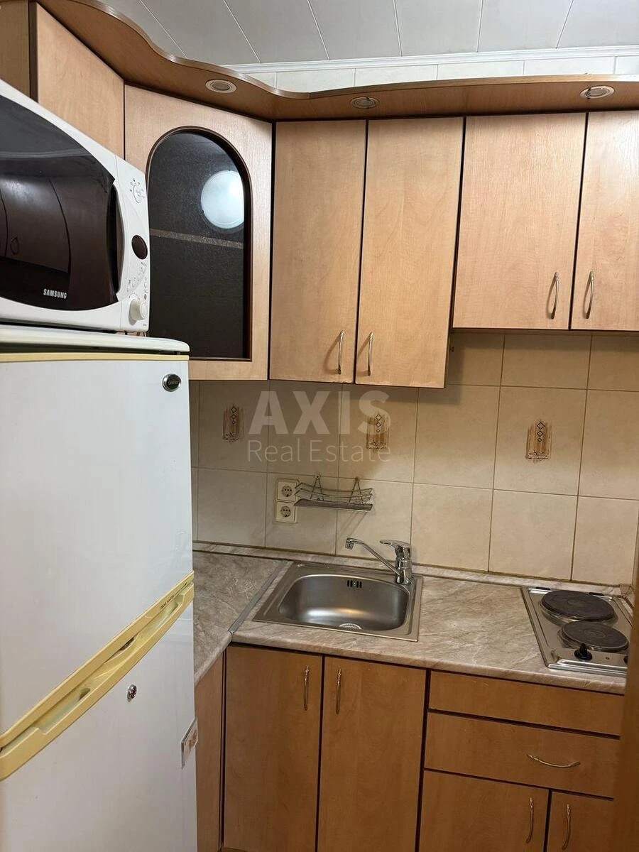 Office vul. Antonovycha 72, 60m2686897
