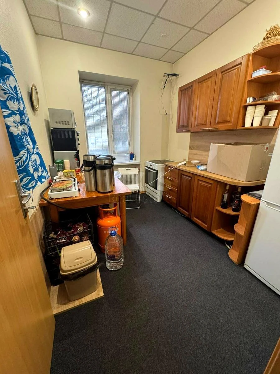 Office vul. Ahmatovoi' Anny 3А, 202m2704369
