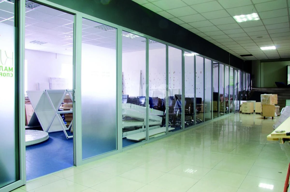 Office vul. Geroi'v Kosmosu 4, 1107m2677984