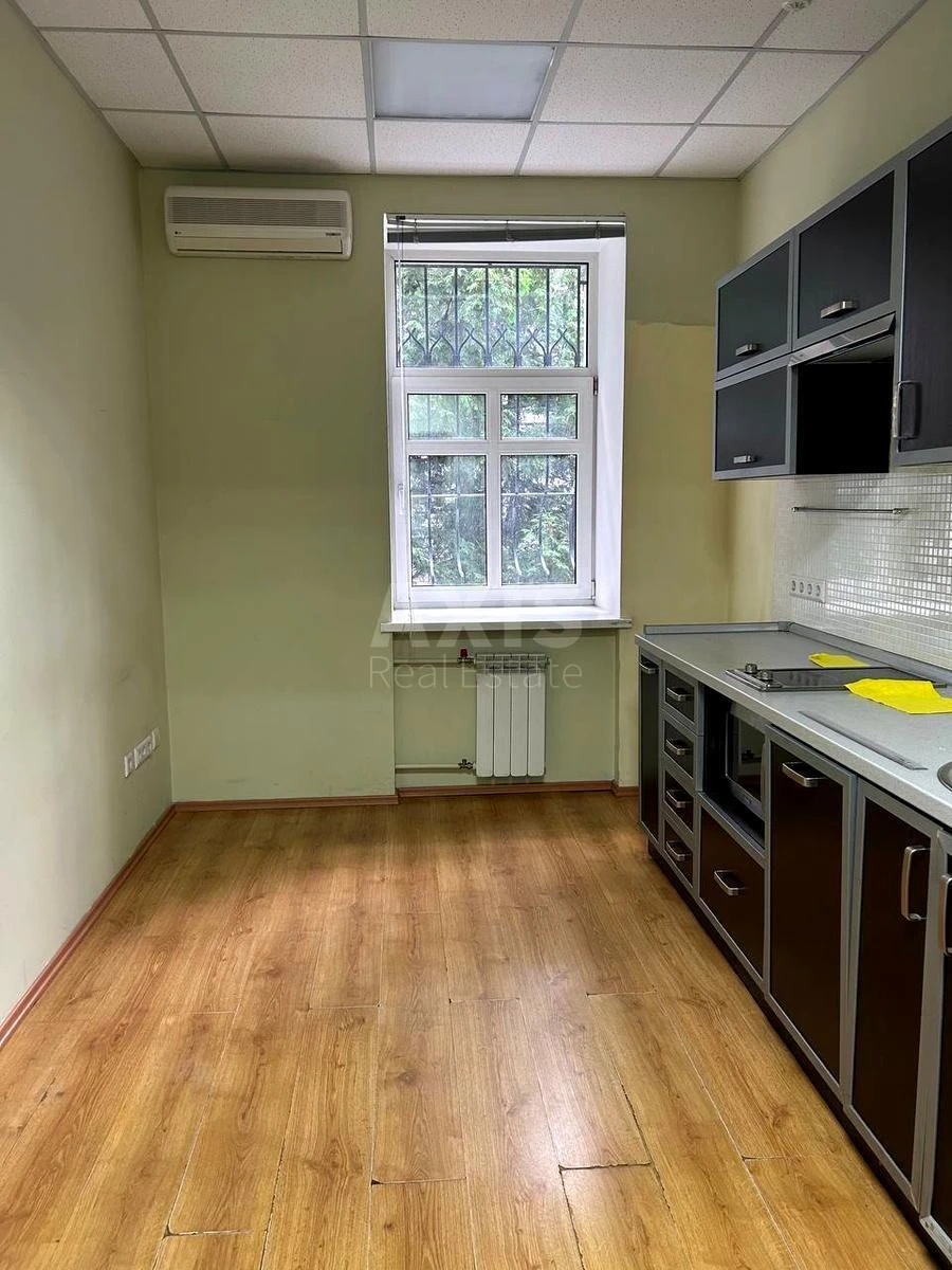 Office vul. Saksagans'kogo 111А, 696m2661919