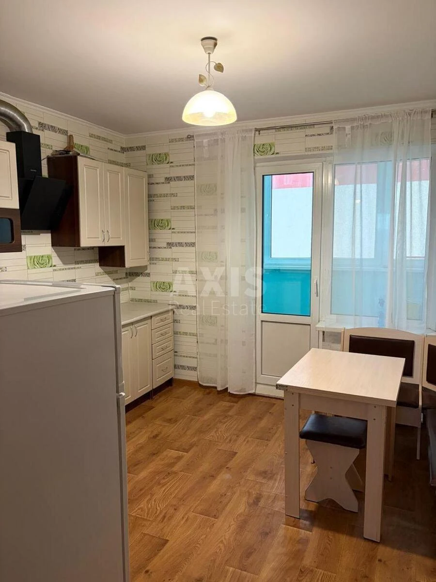 1k apartment prov. Jasynuvats'kyj 11648242