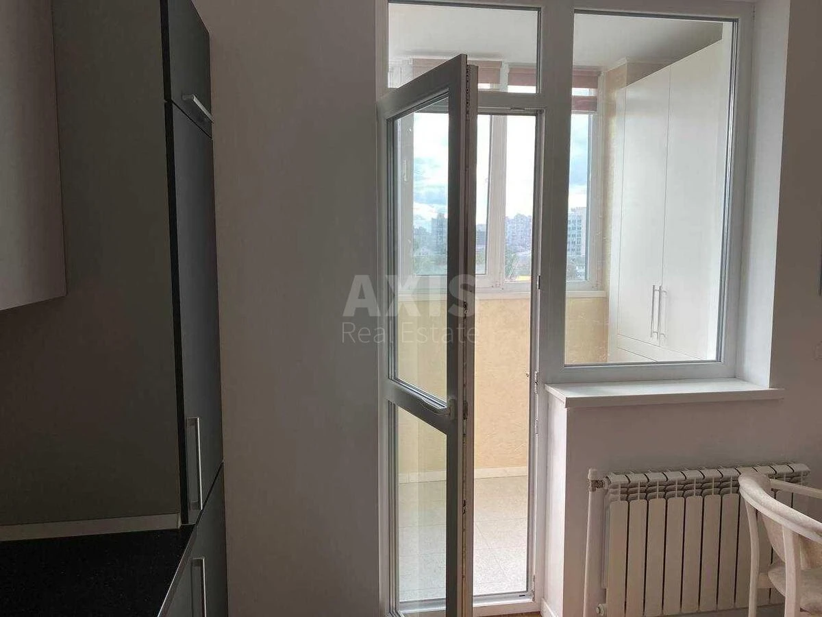1k apartment pr-t Berestejskij 90/1696264
