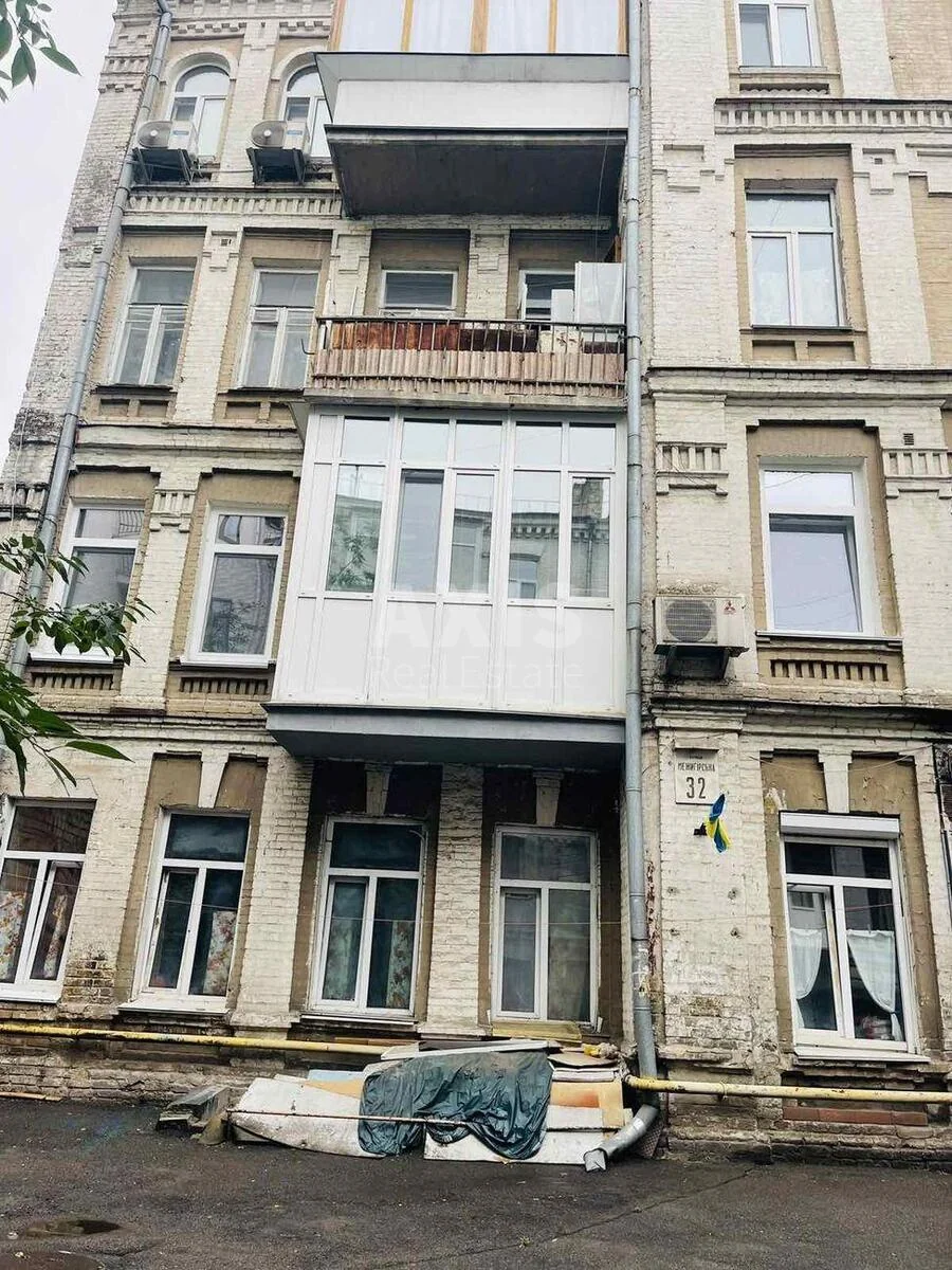 2k apartment vul. Mezhygirs'ka 32