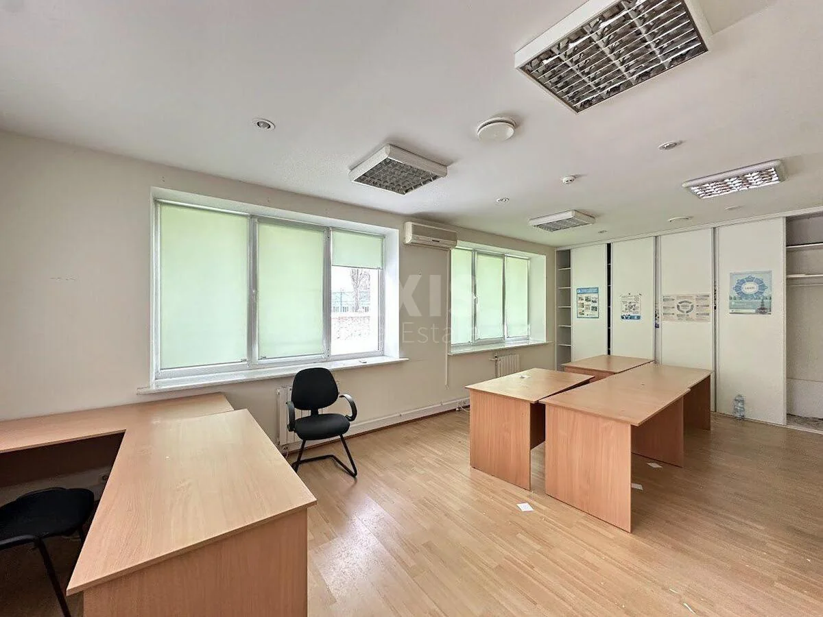 Office vul. Pymonenka Mykoly 13, 1612m2