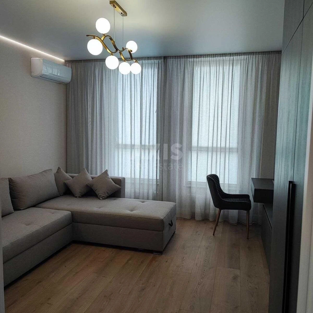 2k apartment pr-t Berestejskij 67670254