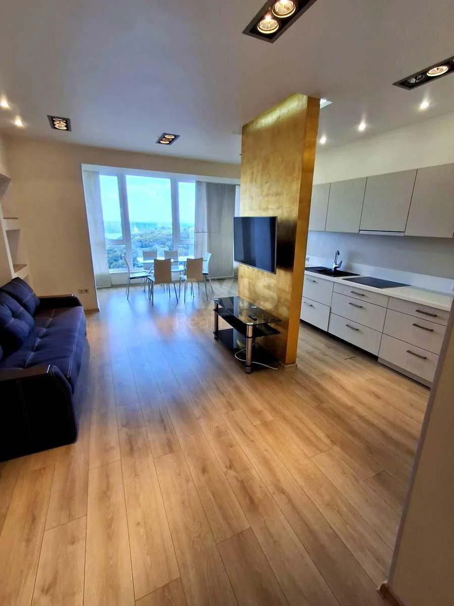 3k apartment vul. Staronavodnyc'ka 8Б