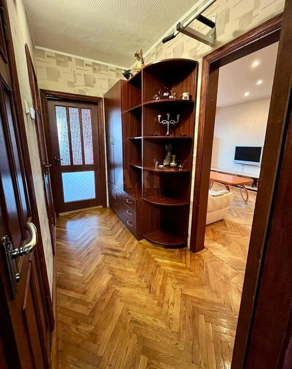 3к квартира ул. Ахматовой Анны 6674416