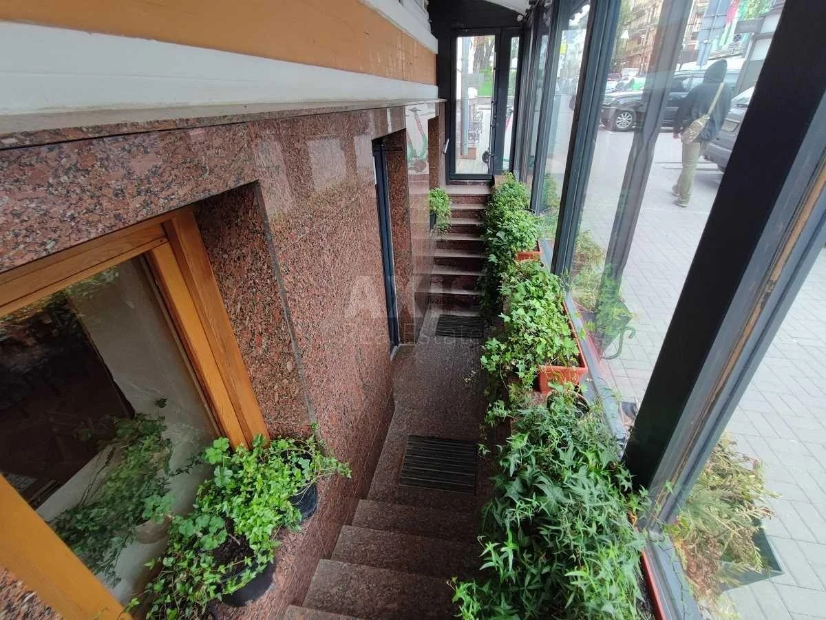 Trade object vul. Volodymyrs'ka 42, 256m2663302