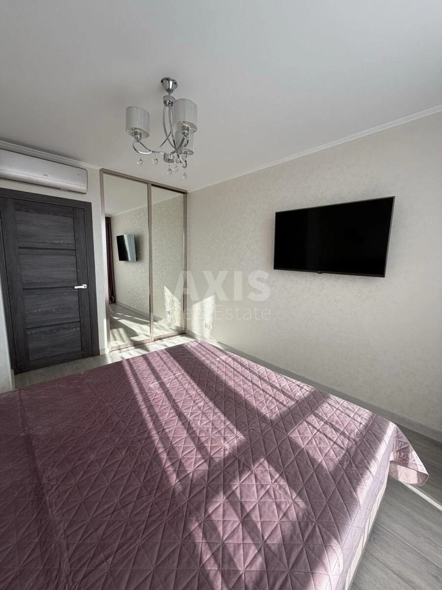 4k apartment nab. Dniprovs'ka 18663036