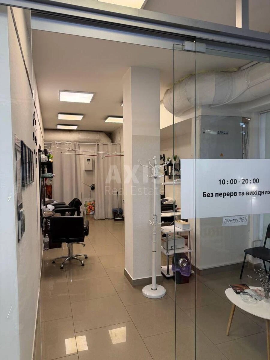 Trade object pr-t Berestejskij 136, 200m2700391