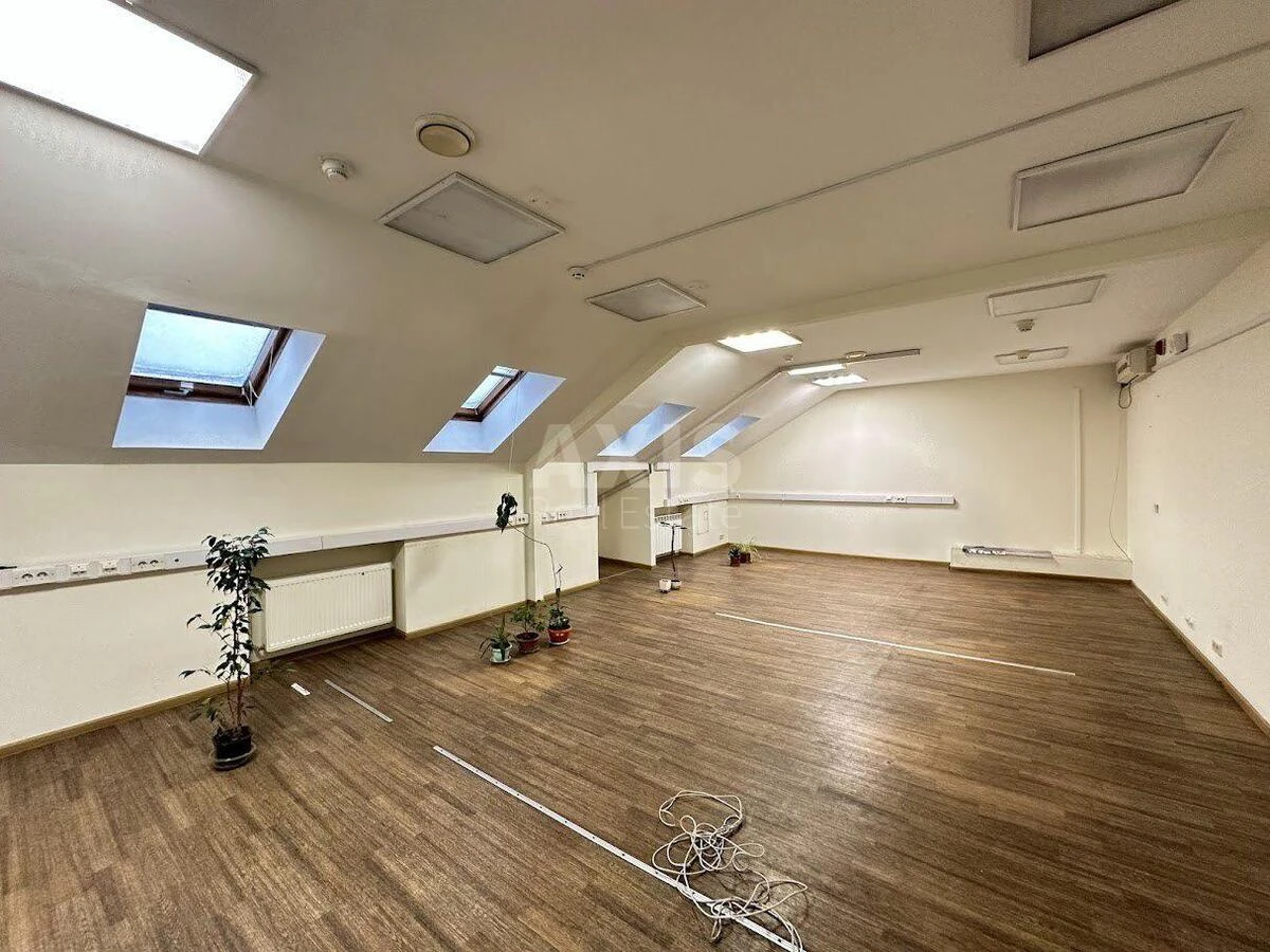 Office vul. Pymonenka Mykoly 13, 1612m2670100