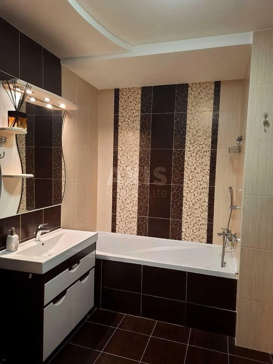 2к квартира ул. Голосеевская 137057418