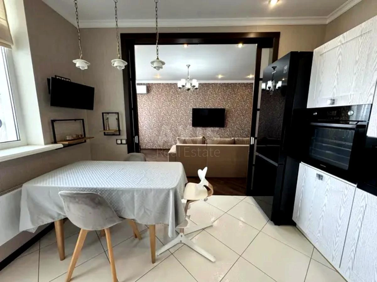 2k apartment pr-t Bazhana Mykoly 8Б640083