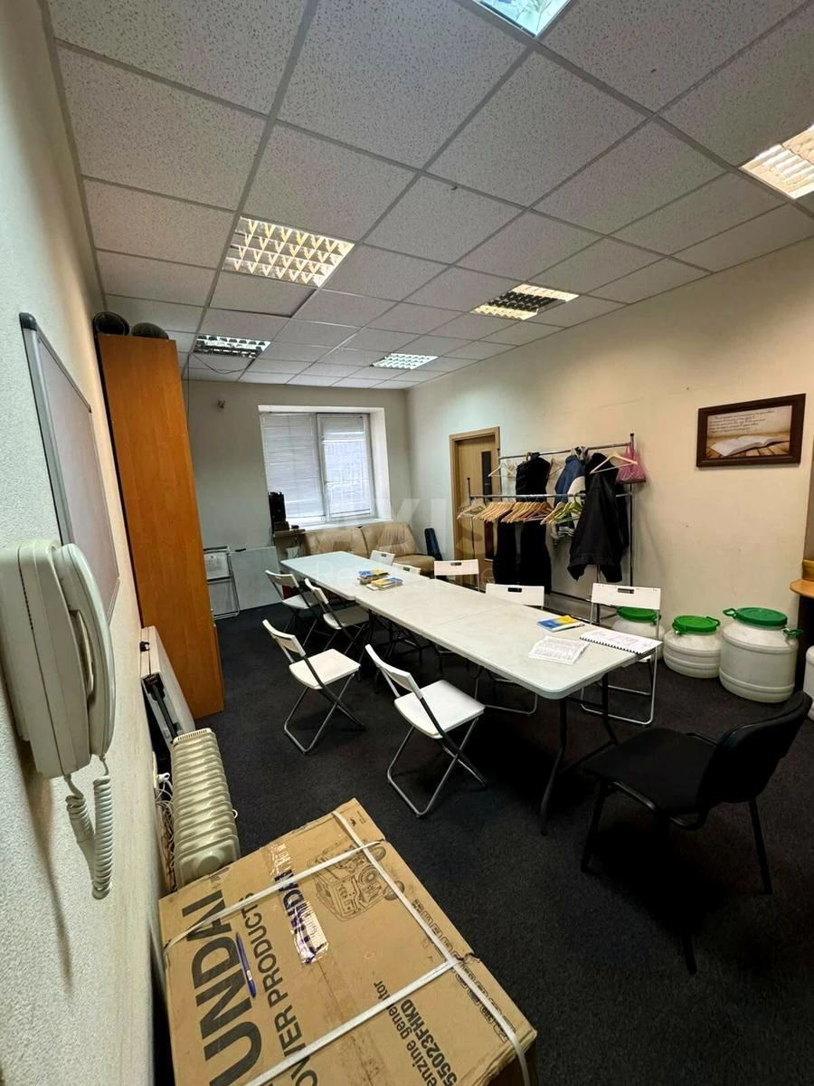 Office vul. Ahmatovoi' Anny 3А, 202m27043611