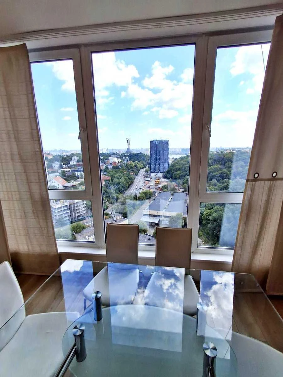 3k apartment vul. Staronavodnyc'ka 8Б705480