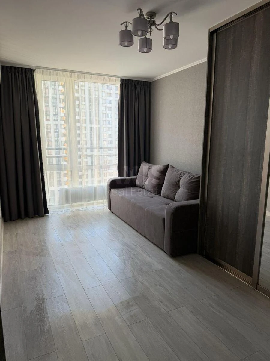 4k apartment nab. Dniprovs'ka 18663037