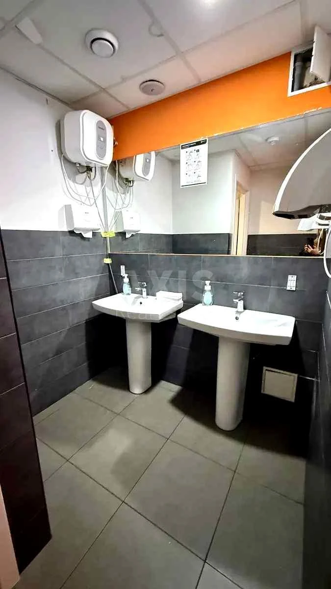 Office vul. Nyzhnij Val 51, 739m2677968