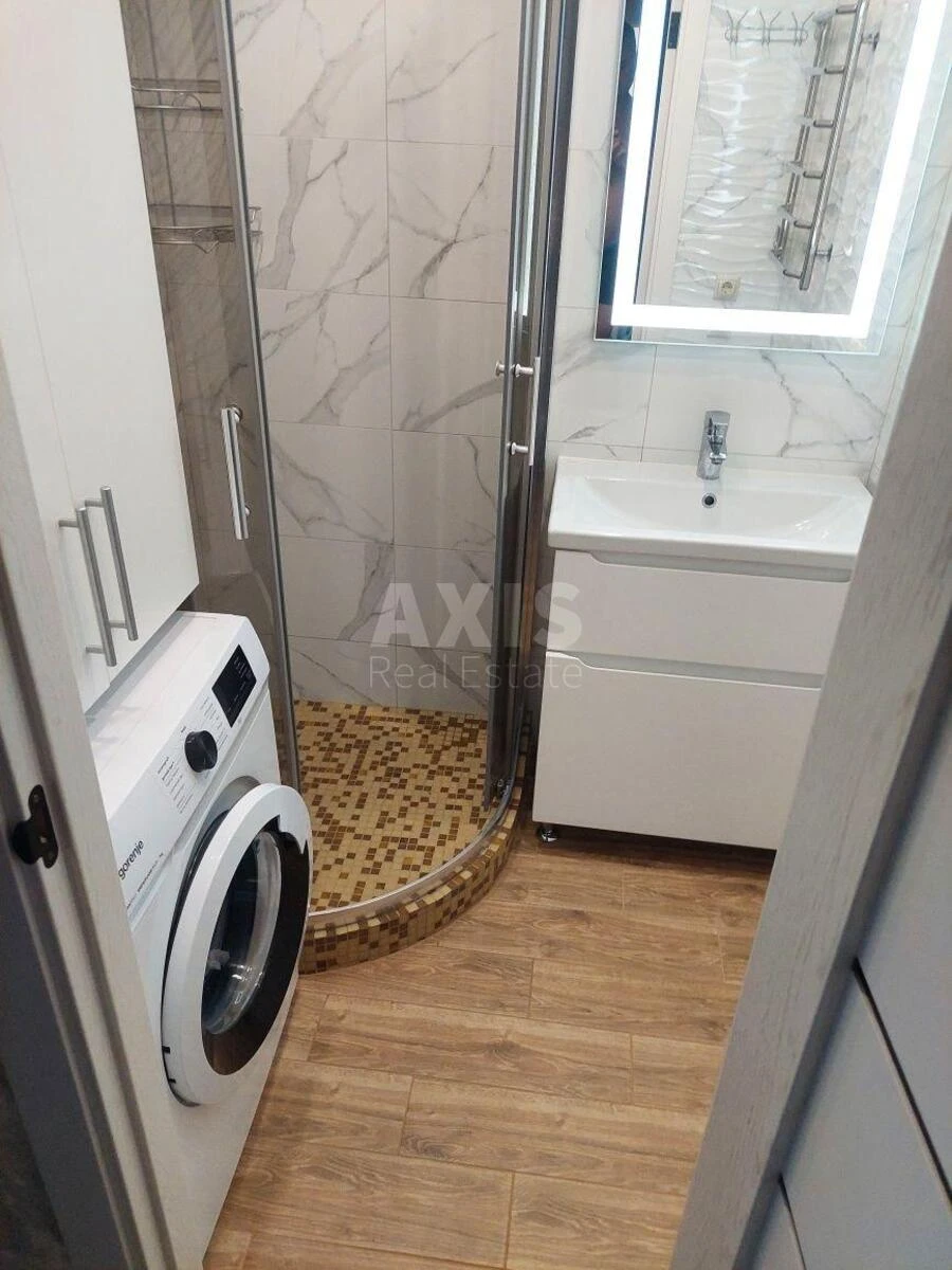 1k apartment pr-t Glushkova Akademika 32643139