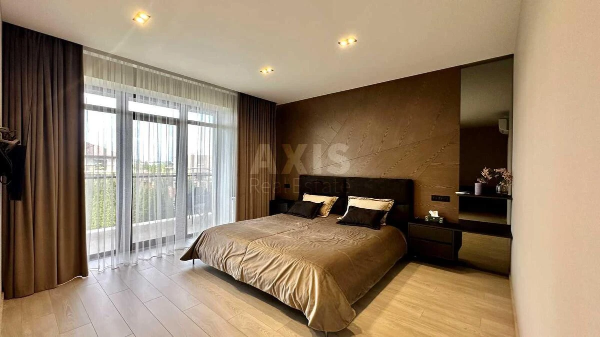 Дoм ул. Абрикосовая, 215м2, город Киев7133517
