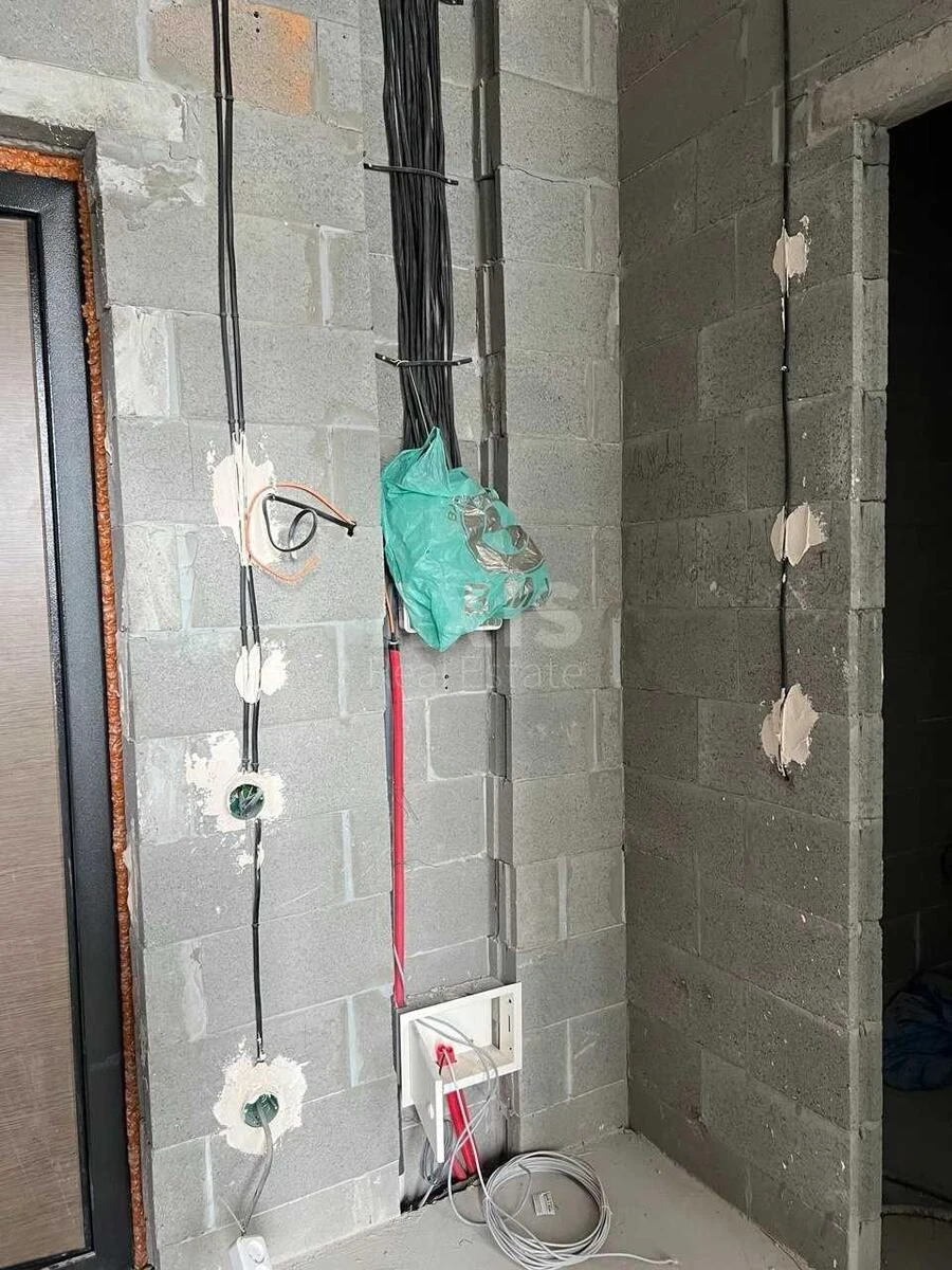 1k apartment vul. Saljutna 2Б617315