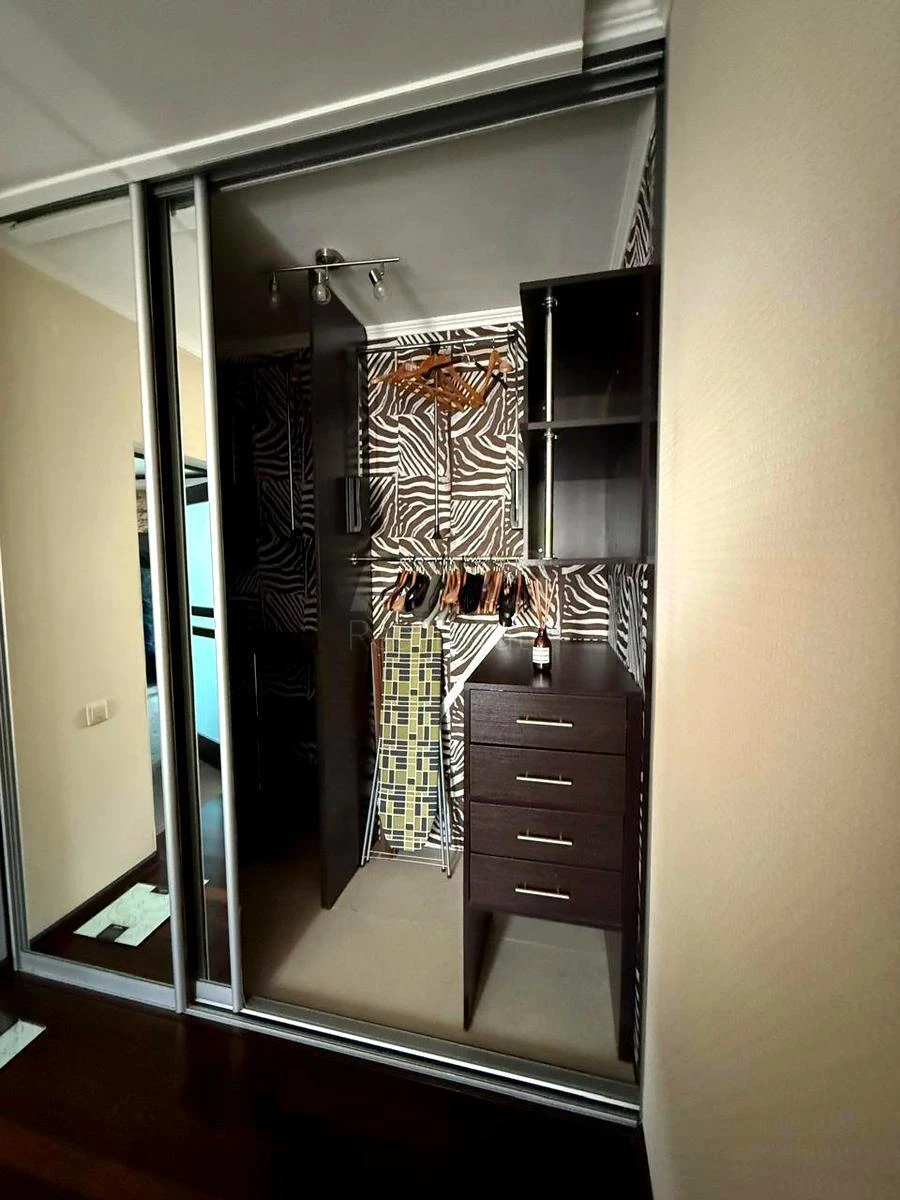 2k apartment pr-t Berestejskij 16684721