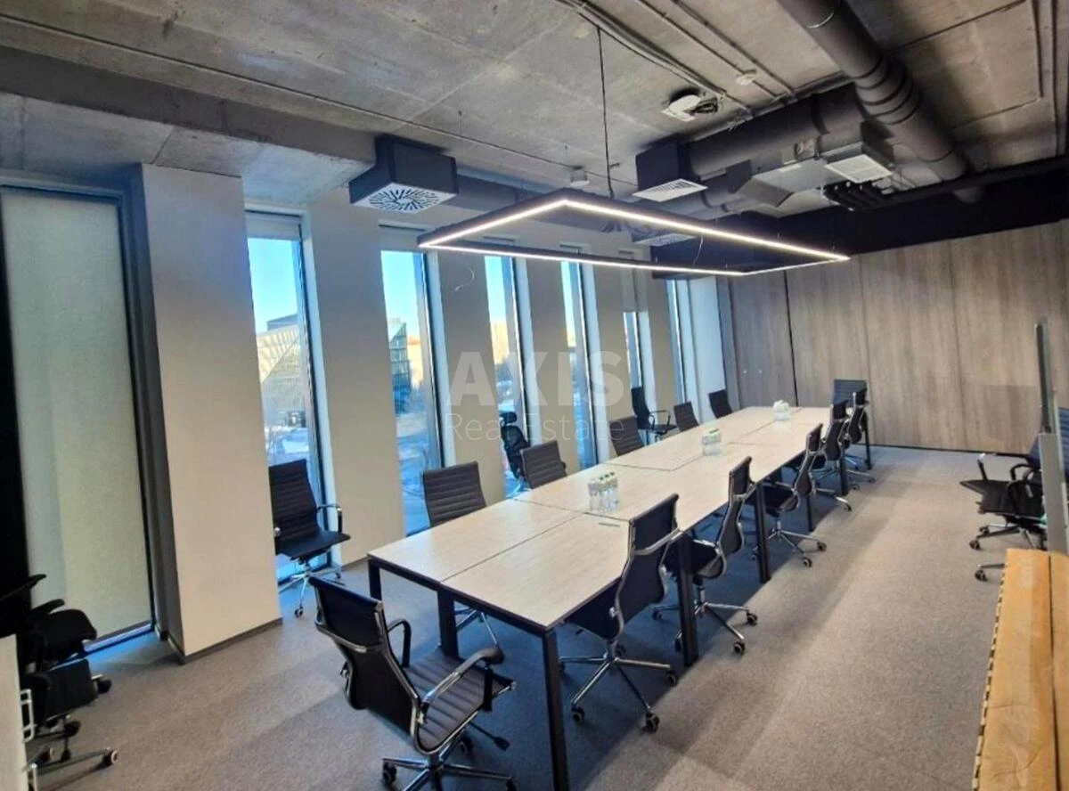 Office vul. Dorogozhyc'ka 3, 700m2668751