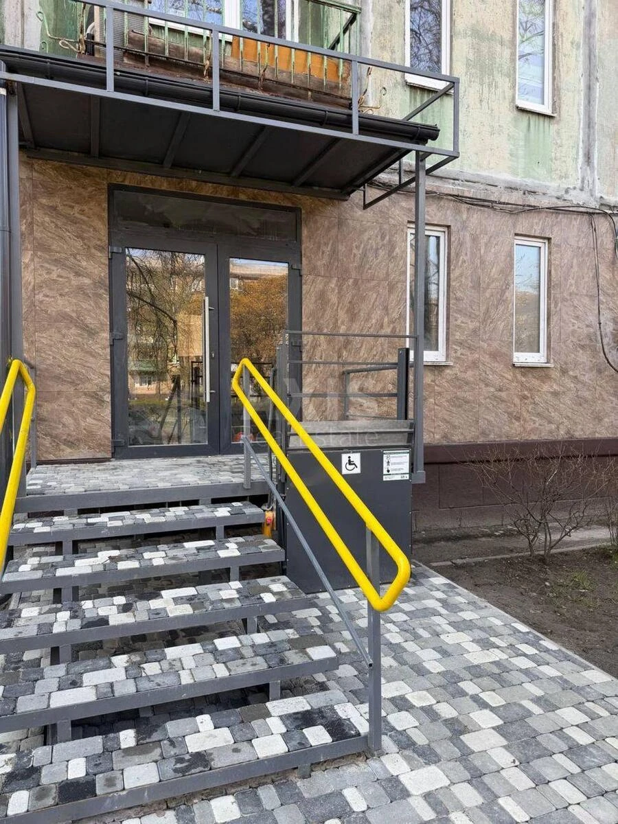 Объект торговли ул. Антонова Авиаконструктора 47, 46м2676001