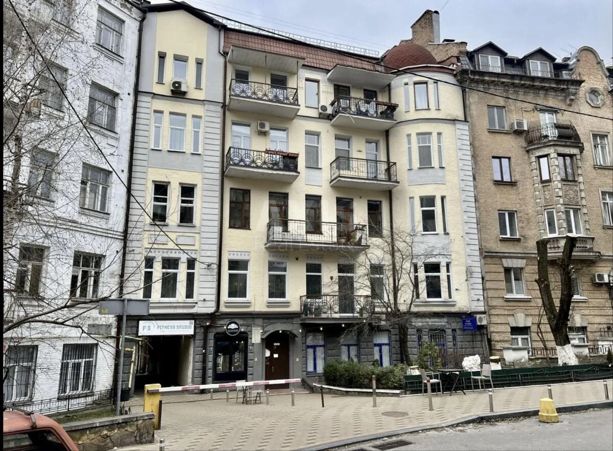 Об'єкт торгівлі вул. Микільсько-Ботанічна 3, 130м2