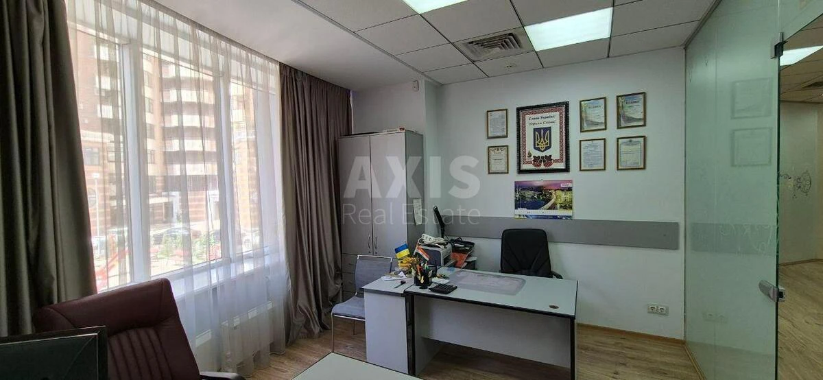 Office bul. Lesi Ukrai'nky 7Б, 200m2578595