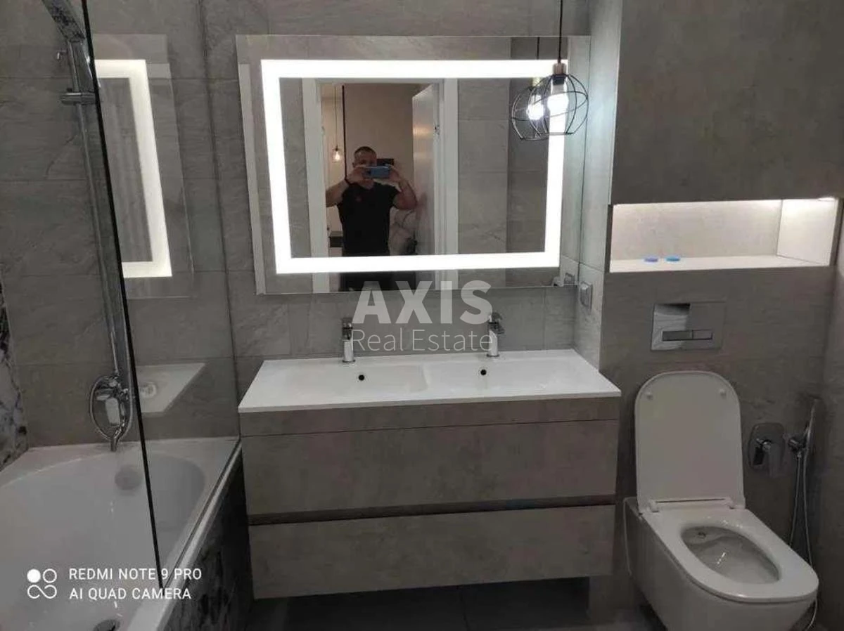 4k apartment pr-t Berestejskij 67235984