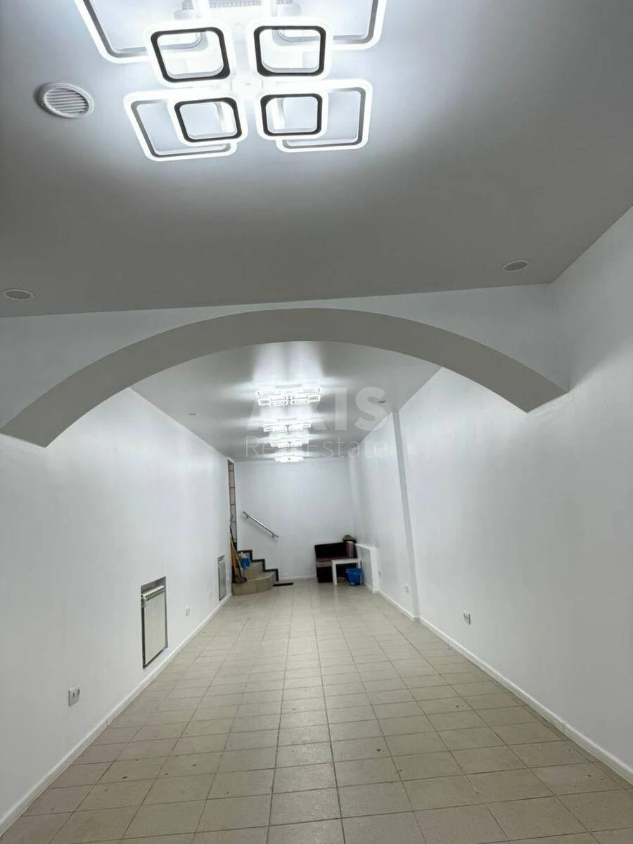 Trade object vul. Velyka Vasyl'kivs'ka 30В, 31m265211