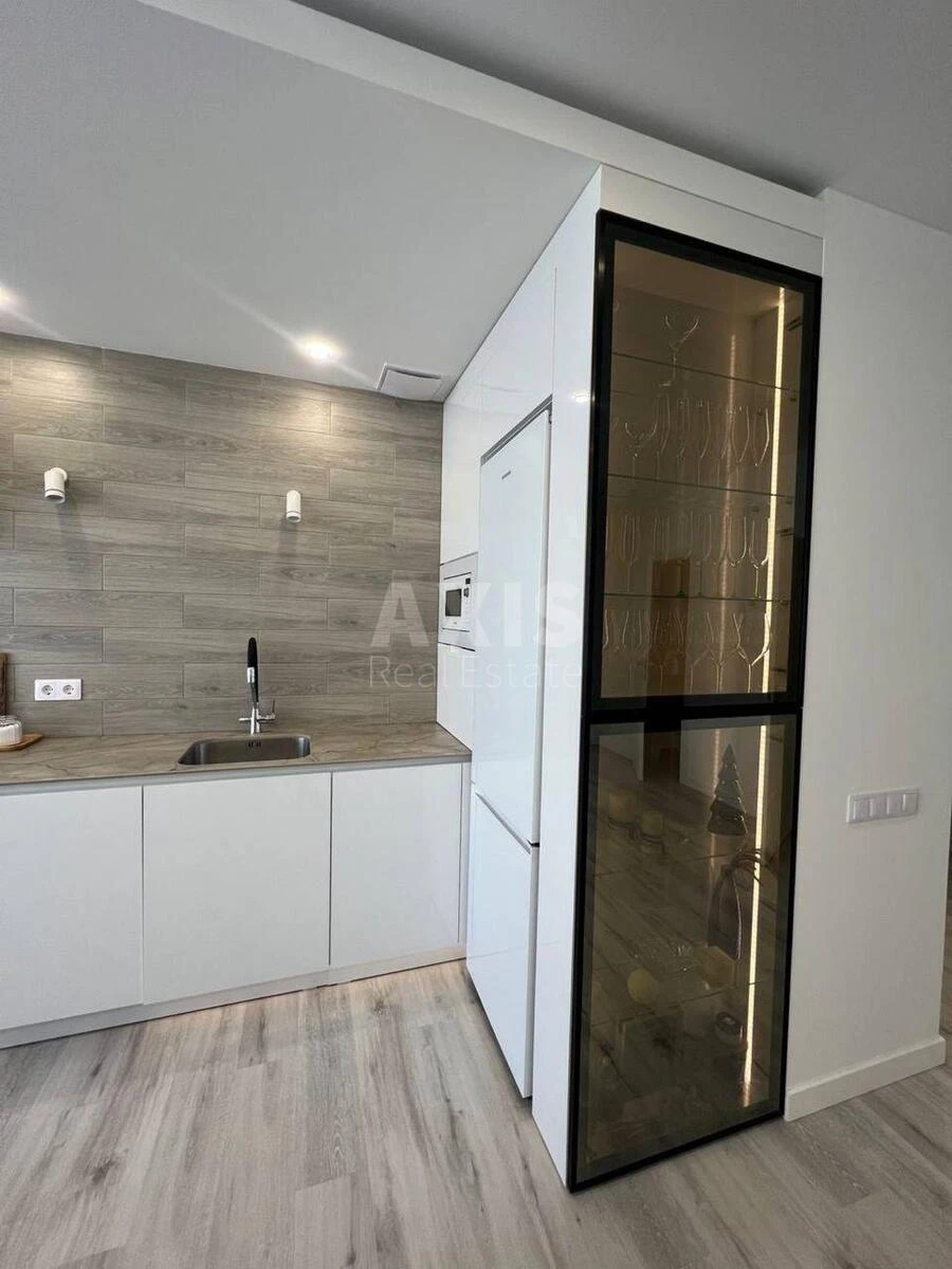 2k apartment vul. Sverstjuka Jevgena 64396