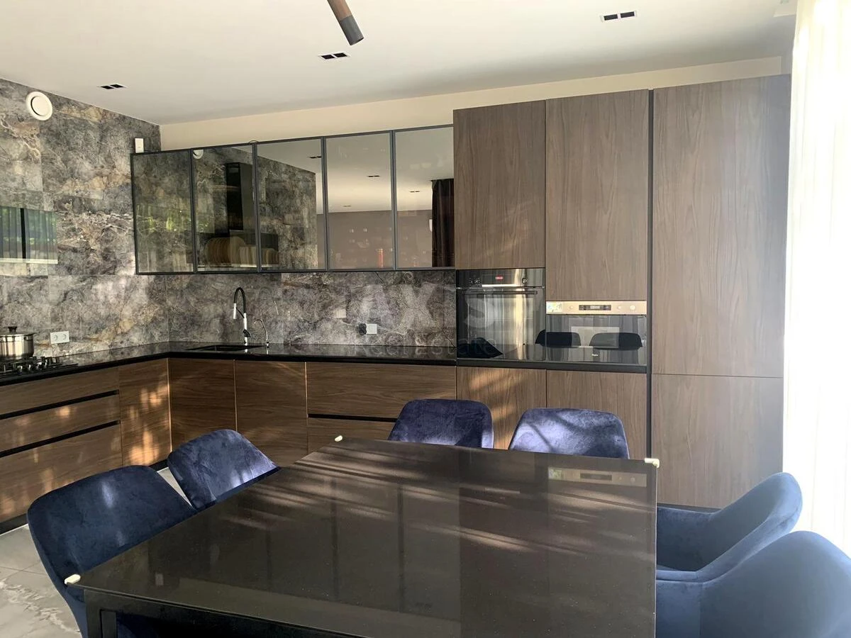 House bul. Mykoly Mikhnovskoho, 300m2, Kyiv city610392