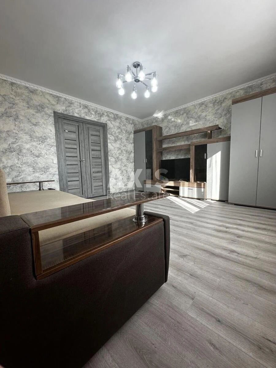 2к квартира ул. Мрии 11Е679463