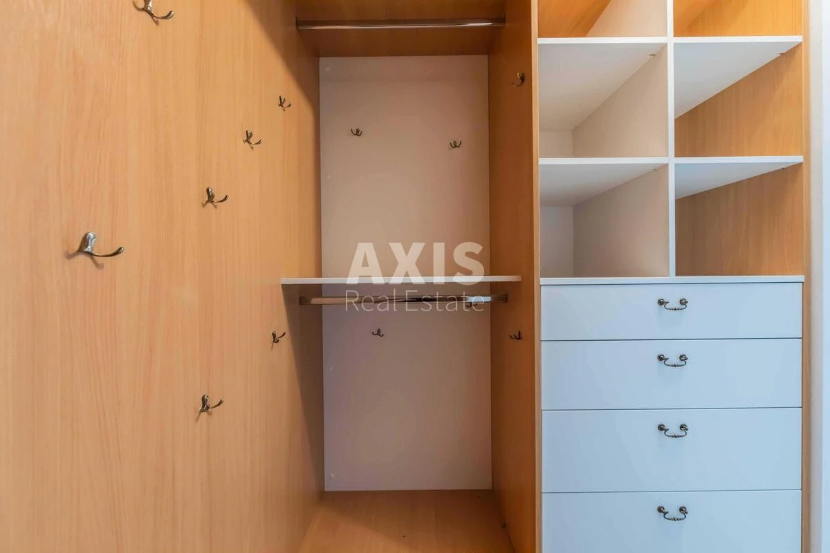 1k apartment vul. Sverstjuka Jevgena six D708437