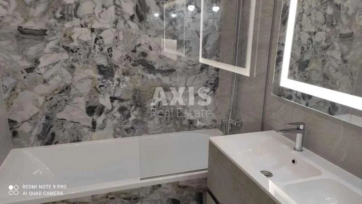 4k apartment pr-t Berestejskij 67235985