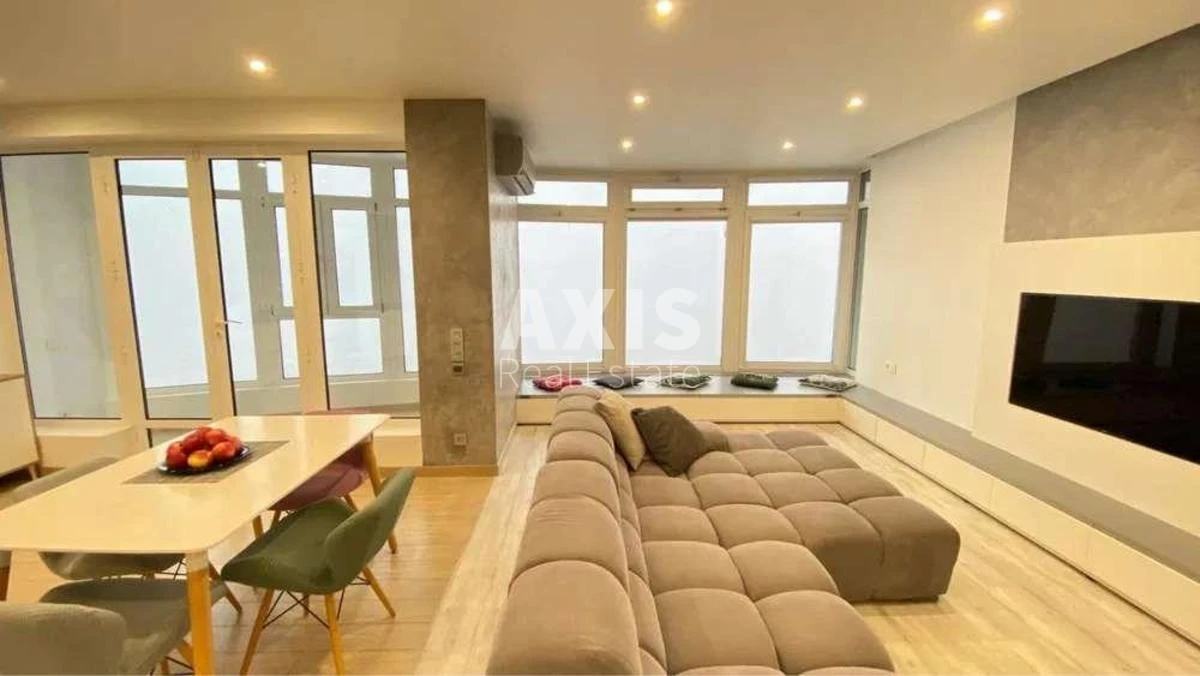 2к квартира ул. Михаила Максимовича 3G313675